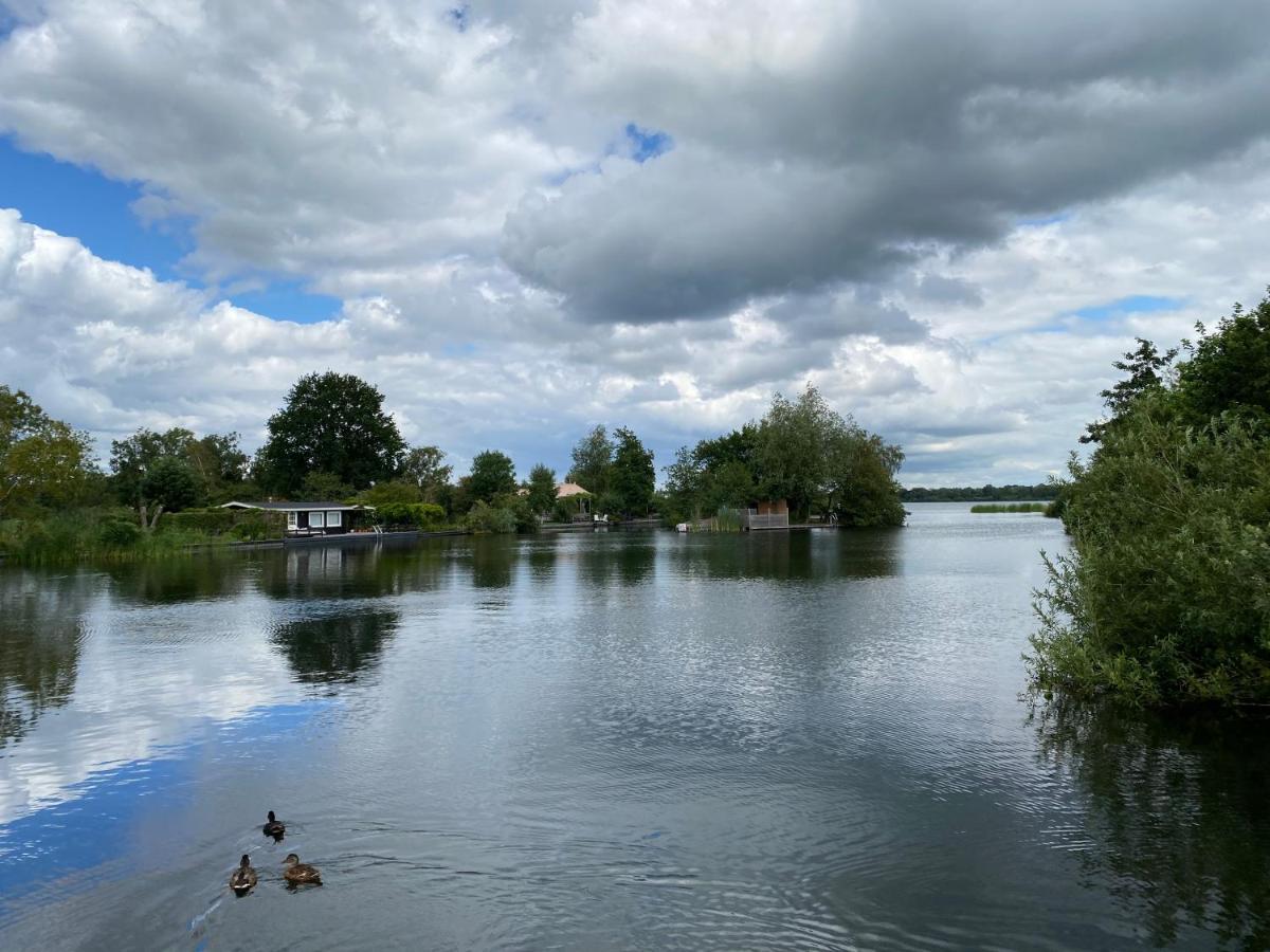 C'Est La Vie Houseboat Otel Nederhorst den Berg Dış mekan fotoğraf