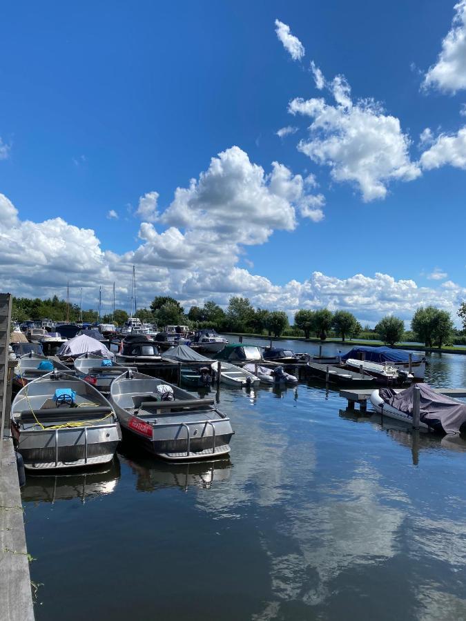 C'Est La Vie Houseboat Otel Nederhorst den Berg Dış mekan fotoğraf