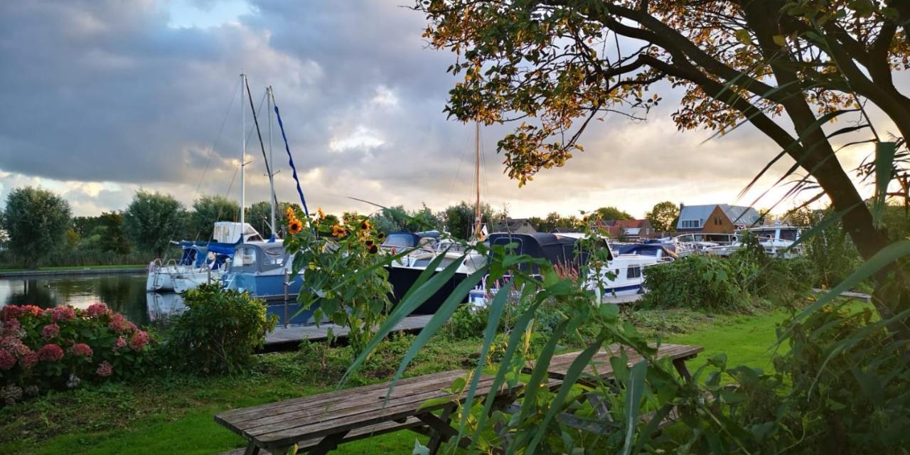 C'Est La Vie Houseboat Otel Nederhorst den Berg Dış mekan fotoğraf