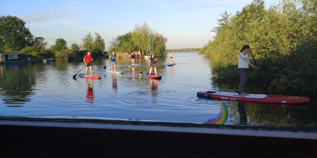 C'Est La Vie Houseboat Otel Nederhorst den Berg Dış mekan fotoğraf