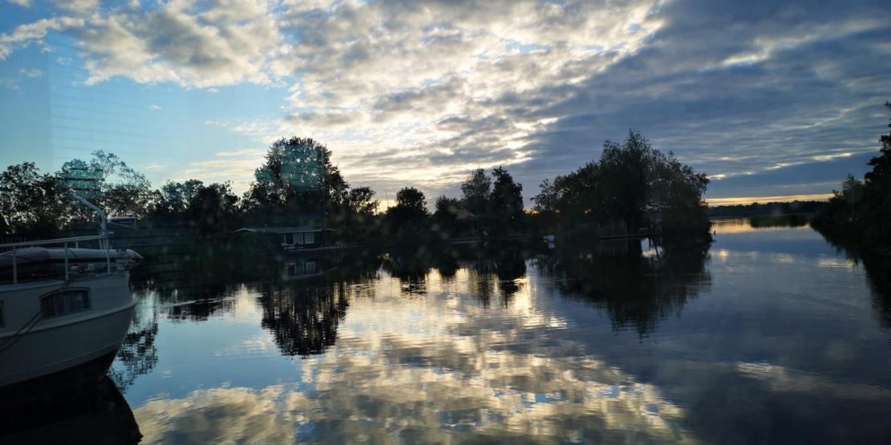 C'Est La Vie Houseboat Otel Nederhorst den Berg Dış mekan fotoğraf