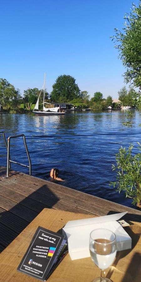 C'Est La Vie Houseboat Otel Nederhorst den Berg Dış mekan fotoğraf