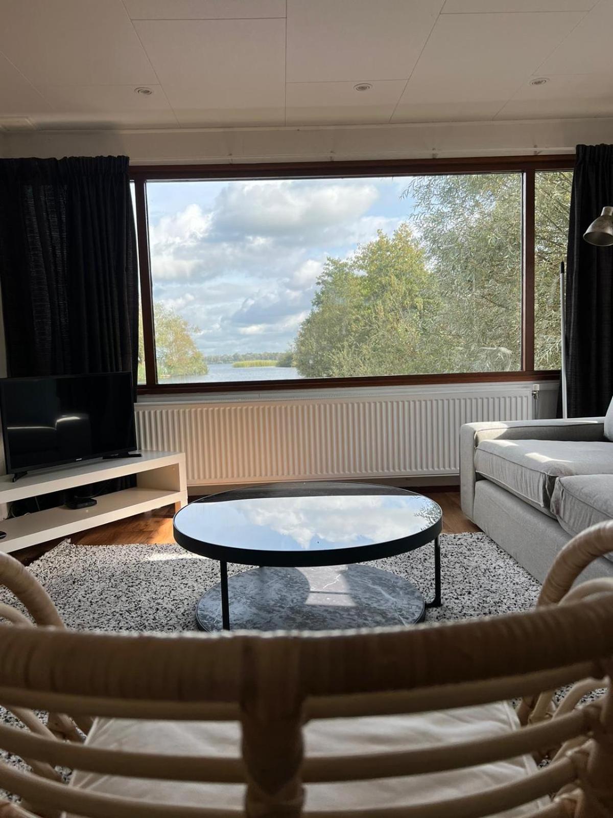 C'Est La Vie Houseboat Otel Nederhorst den Berg Dış mekan fotoğraf