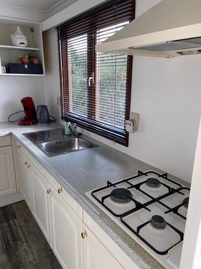 C'Est La Vie Houseboat Otel Nederhorst den Berg Dış mekan fotoğraf